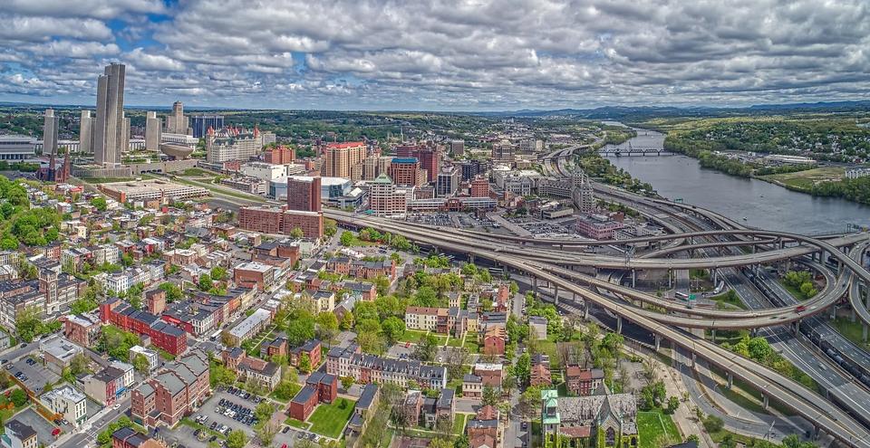 In 1797, when Albany officially became the capital, there was an expectation of continued settlement expanding north and west. Placing the capital nearer to these developing areas was strategic. It allowed the government to be closer to the frontier, supporting growth and improving administrative efficiency.