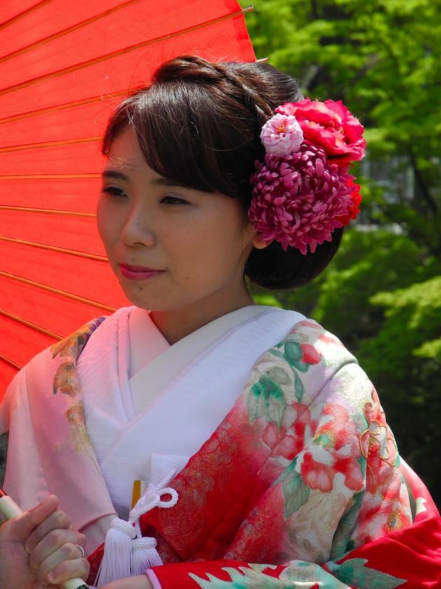 Foot binding never took root in Japan, including among geishas or other isolated groups. The practice is uniquely Chinese, dating back to the Song Dynasty (12th century), long after Japan developed distinct cultural and fashion traditions independently.