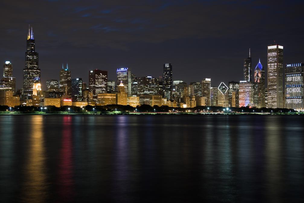 First, you can’t talk Chicago without highlightingLake Michigan. This is no ordinary lake—it’s part of the Great Lakes, a colossal freshwater system that shaped the region like a sculptor with clay. The city sits at the southern tip where the Great Lakes dip into the North American continent, ideal for commerce.