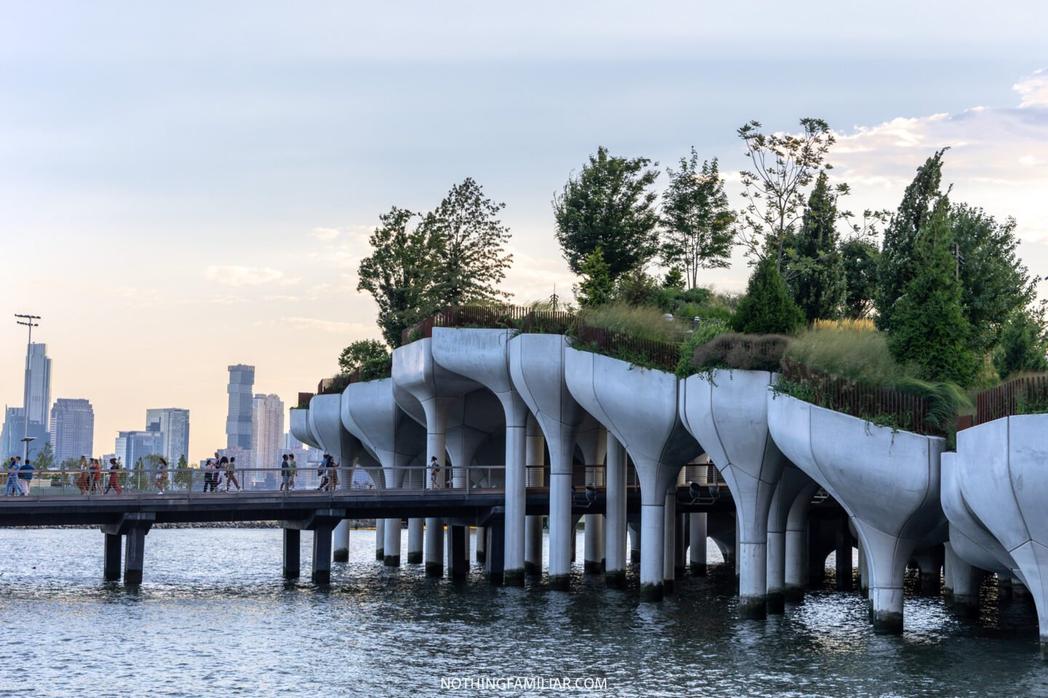 Historically, the cities of New York and Brooklyn were separate entities, each occupying its own county—New York County for Manhattan and Kings County for Brooklyn. Both cities expanded by annexing surrounding land within their counties during the 19th century.