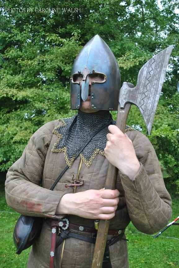 The kerne were mostly poor peasants who fought as light infantry. Their equipment varied widely but generally consisted of swords, shields, bows, and javelins. Their lack of wealth meant few had access to heavy weapons or armor. Over time, many kerne adopted firearms, changing their battlefield role.