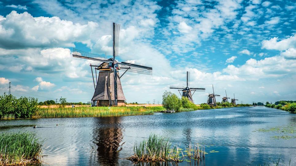 Historical Splits: Charles V and the Netherlands