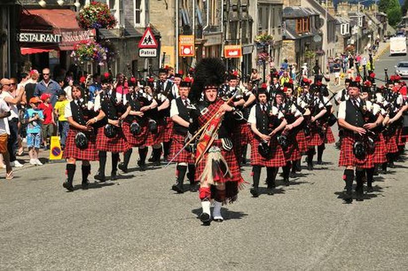 The History of Highland Bagpipes in Ireland: An Intriguing Tale of Tradition, Practicality, and Pride