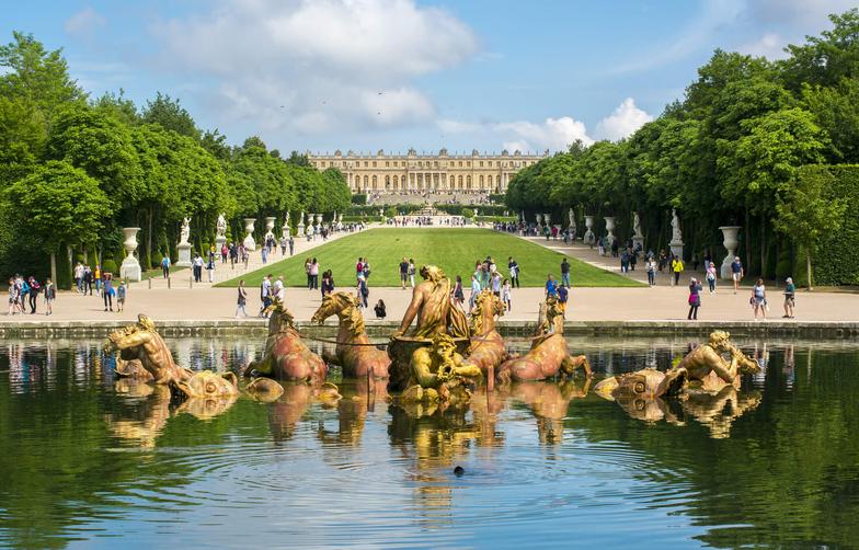 Many nobles who lived part-time in Versailles maintained residences in Paris. This practice reflected Paris's continued role as a vital center for social and political life. Even while the monarchy centered its formal activities at Versailles, Paris retained pre-eminence as the national capital and main urban center.