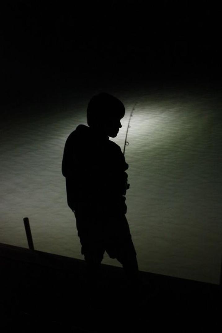 The 1980 hit “Fishin’ in the Dark” is a classic country tune that paints a vivid picture of a couple enjoying a peaceful night outdoors. It’s about secret dates under the stars, the thrill of youthful romance, and simple pleasures like fishing by moonlight.