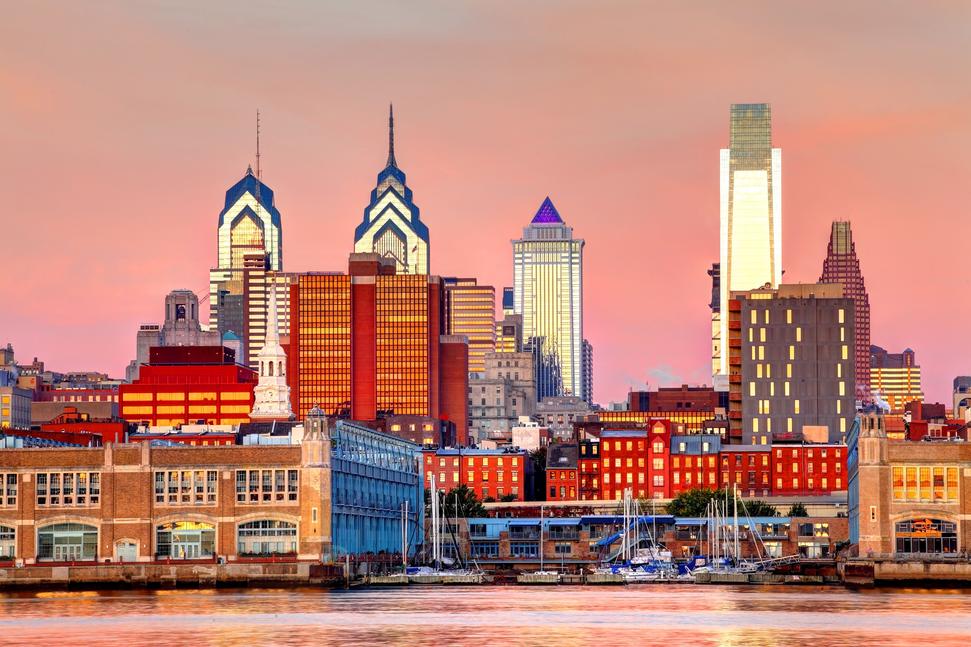 Philadelphia stood out as a main hub for the Continental Congress and other governing bodies. It hosted the First and Second Continental Congresses and the Constitutional Convention of 1787. This strengthened its role as a political center during the nation's founding years.