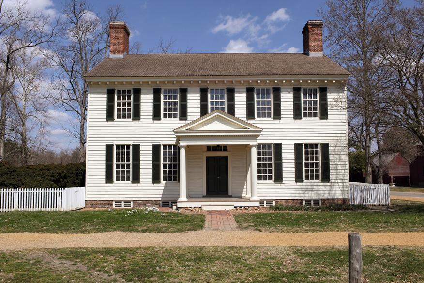 In contrast, New York and New Jersey became the “middle colonies,” sharing closer ties with Pennsylvania, another middle colony. They had more diverse populations, including Dutch, English, Swedish, and indigenous peoples. Their economies, social structures, and religious makeup differed significantly from New England’s. This colonial and cultural divergence led to distinct colonial identities.