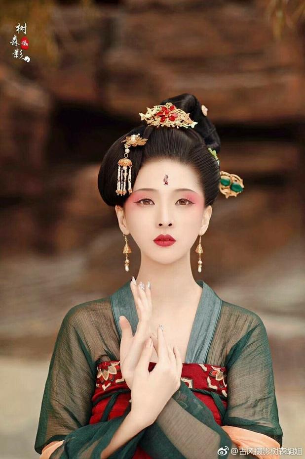 China’s early invention of gunpowder and firearms did not lead to lasting dominance in firearms innovation and production globally due to multiple technological, military, institutional, and cultural factors.