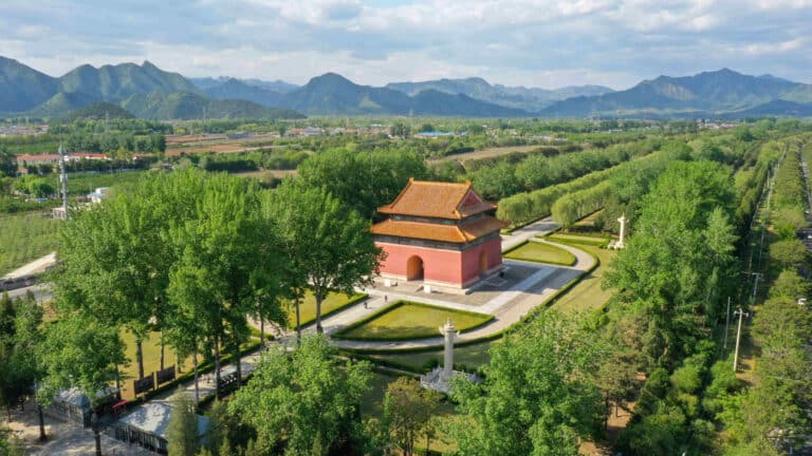 Enter Wu Sangui and the Manchu Qing