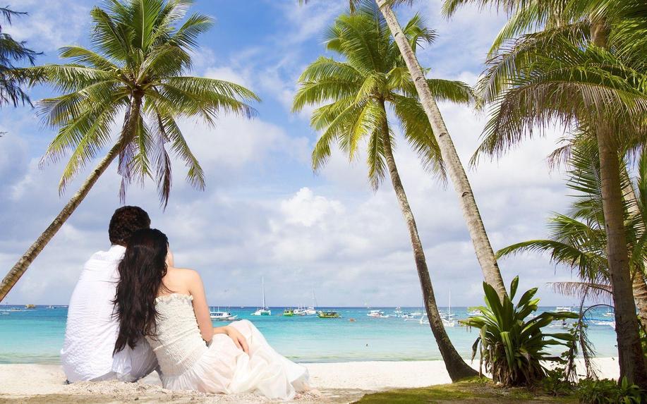 This layered origin illustrates that the honeymoon is more than just a trip after a wedding. It is a social custom evolving from figurative origins and aristocratic educational journeys into a widespread practice signifying intimacy and new beginnings.