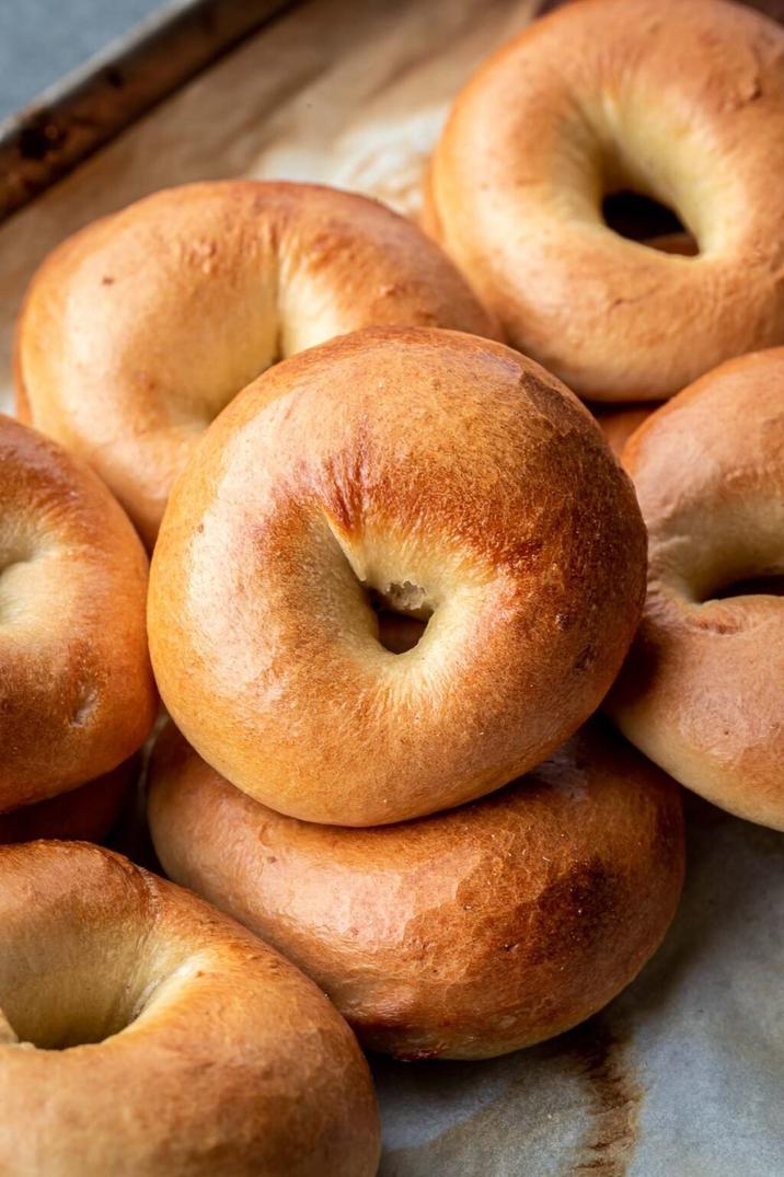 Regarding primary sources, historian Maria Balinska’s 2009 bookA History of the Bagelremains the key reference. Balinska notes no direct mentions of bagels before 1610 and dismisses the popular legend that bagels originated as a symbol of Jewish resistance against Christian oppression. This connection is a modern myth without documentary evidence. Early references are strictly culinary or regulatory rather than symbolic or politically motivated.