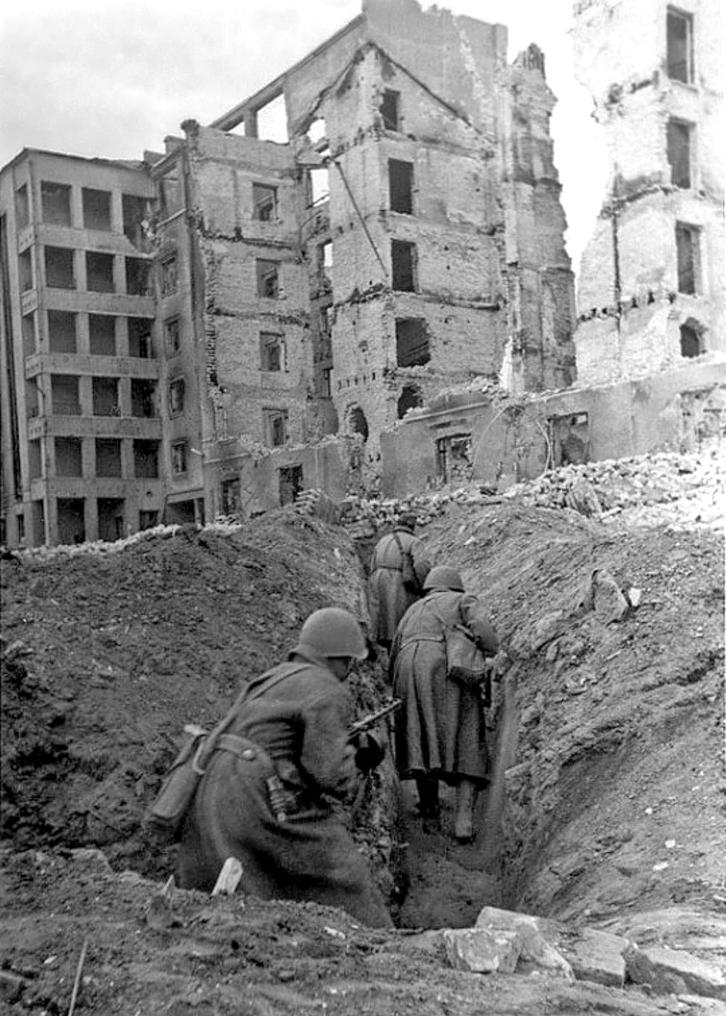At its core, the strategic importance of Stalingrad during WWII was more *ideological* and *symbolic* than purely military or economic.Sure, the city had practical significance as a transport hub near vital oil fields and along the Volga River, but how it shaped morale and perception on both sides was massive. Let's dive into why Stalingrad was not just a dot on the map but a fiery beacon of hope, obsession, and tactical blunders.