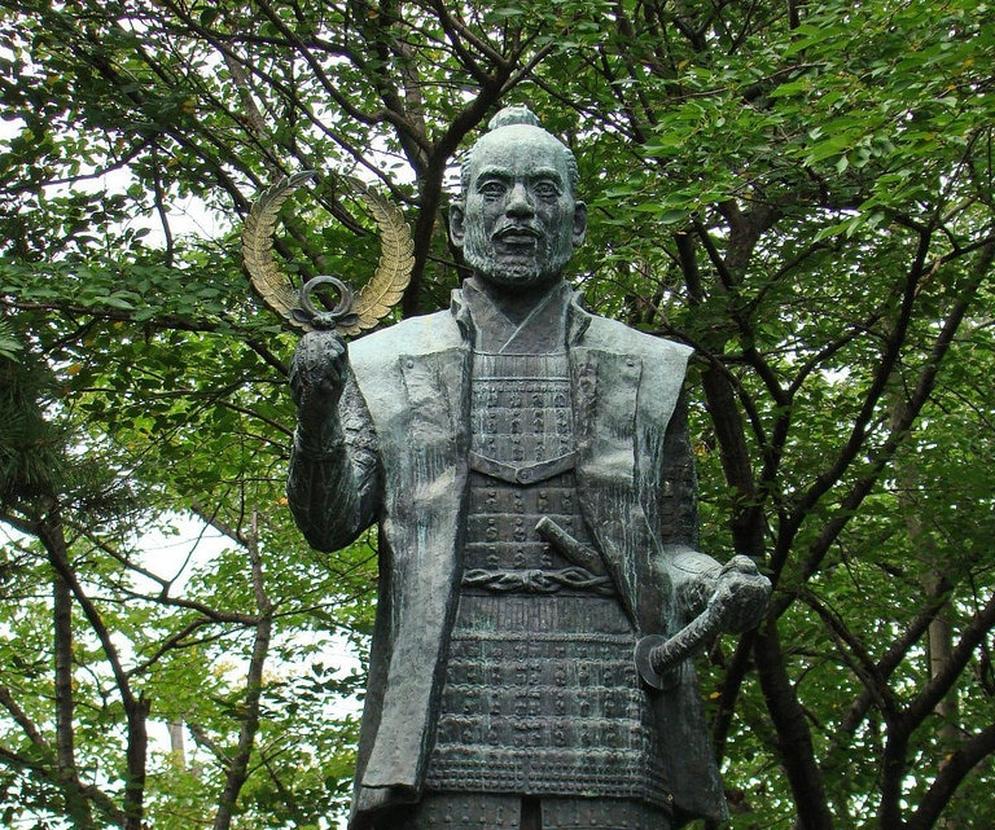 The element of surprise seen in Ieyasu's movements argues strongly against his involvement in Nobunaga's murder. If Ieyasu had orchestrated or supported Mitsuhide’s betrayal, it is reasonable he would have been better positioned beforehand to exploit the outcome. Instead, the main beneficiary of Nobunaga's death proved to be Toyotomi Hideyoshi, who quickly moved to consolidate power.