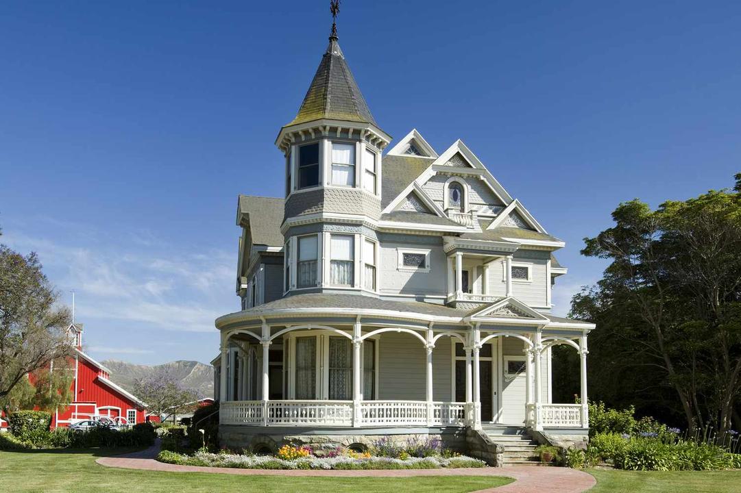 The Victorian era is often depicted as dark and macabre in movies, TV shows, and games because of its historical context, cultural phenomena, socio-economic realities, and the strong influence of Gothic literature and aesthetics.These factors combine to create a layered and vivid picture that media creators find rich for storytelling.