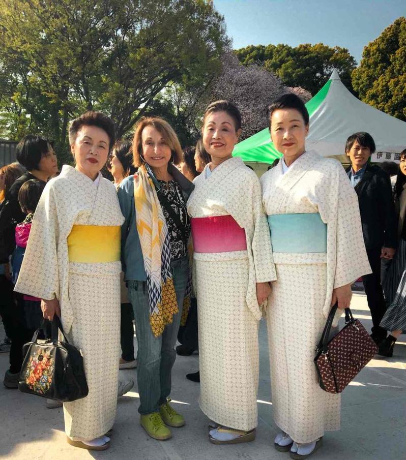 Instead, Japanese women's footwear evolved differently. During the Heian period (794–1185), court ladies woreshitauzu: white silk substitutes for stockings tied at the top. Common women mostly went barefoot or wore simple straw sandals without socks.