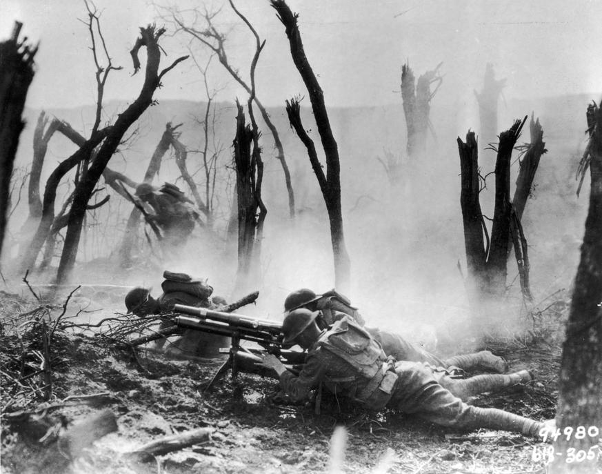 While German forces focused on fortifying captured ground, the British viewed trenches temporarily, aiming to break the stalemate. Battles were often tactical rather than strategic, with front lines shifting frequently due to artillery barrages and small assaults.