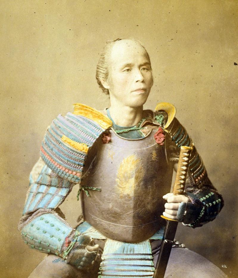 The story starts with the Tokugawa Shogunate, a time when samurai didn’t just swing swords all day. Surprisingly, during this prolonged peace, samurai mostly became bureaucrats and administrators. This wasn’t a sudden drop but a transformational shift—samurai began wearing official robes instead of armor. Their battlefield glory gave way to paperwork and court politics. It’s like if top soldiers today suddenly became government clerks without much fight.