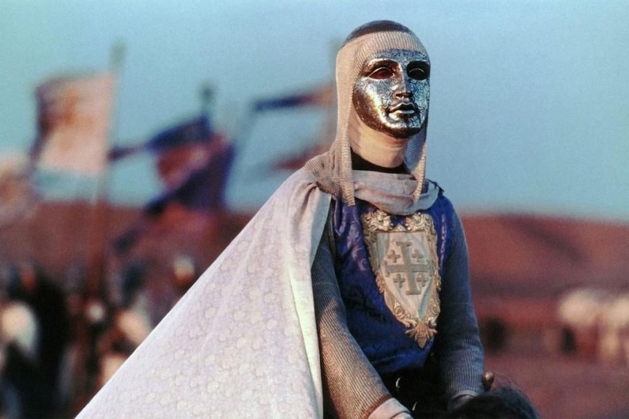 Kingdom of Heavenpresents a mix of accurate and fictional elements. It captures the atmosphere and appearance of the time well but diverges significantly from historical facts. The film’s setting and costume design convey a strong sense of the era, yet its story and character portrayals take considerable liberties.