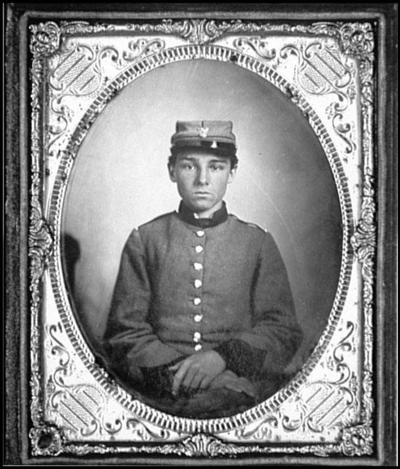 Community and solidarity exerted strong influence. Many Confederate soldiers enlisted out of loyalty to neighbors and family who joined. This occurred despite socioeconomic differences; poor whites who did not own slaves still felt ties to the wealthier planter class through shared racial identity and nativist views.