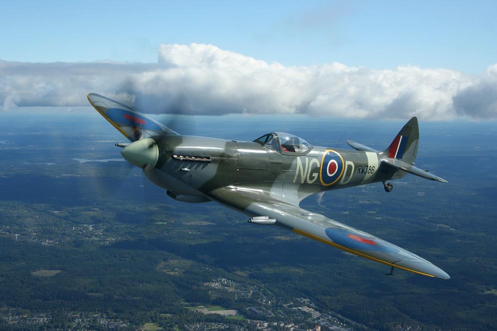 Overall, the P-51D Mustang’s engine design improvements meant pilots faced fewer restrictions in complex maneuvers compared to early Spitfire models.