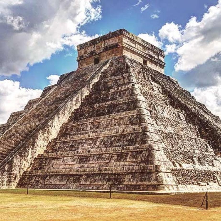 The main answer to the question “1500 years ago what materials did the Mayans use the most to make hand tools and weapons?” is that they primarily usedchertandobsidian.Let’s dive into why these materials were chosen and how they made these natural wonders work for them.