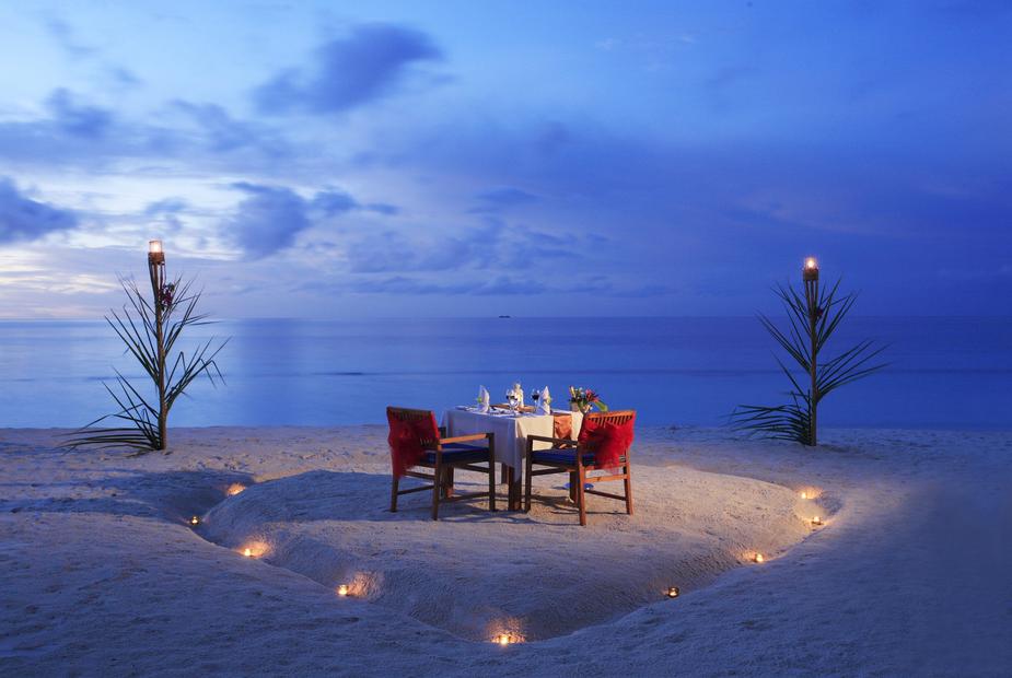 Honeymoons started as a downsized, joint version of the Grand Tour, where couples took a limited holiday together before their married life began, including practical responsibilities like child-rearing and social duties. This trip was primarily a prestigious custom among the elite.