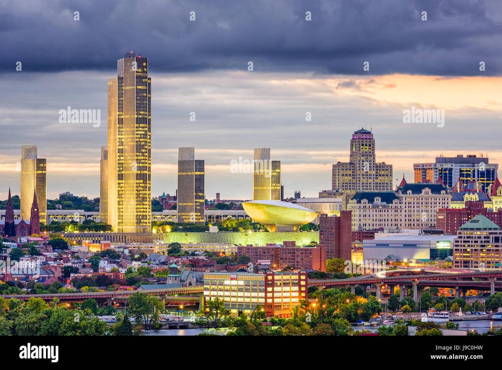 Location matters, and Albany’s geography can’t be beaten for two big reasons. First, it sits on the Hudson River—a major artery flowing right into the Atlantic Ocean. Second, it’s near the mouth of the Mohawk River, which cuts deep into the interior of the state.