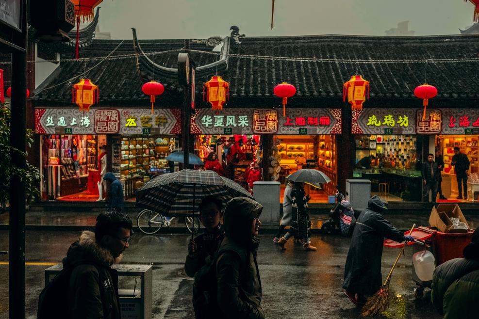 This nuanced duality explains why “4” remains highly prevalent in Chinese history despite its modern fear: traditional cultural foundations praise it, while contemporary linguistic fears discourage it in daily life.