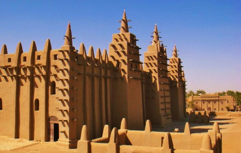 Instead of focusing on "Why didn’t they build gargantuan monuments?" it’s more rewarding to ask, "Why did they build what they actually built?" That's a mindset shift like turning your telescope to look at stars that shine rather than at empty space. This way, we find that the Mali Empire focused on paths aligned with its own environment, culture, and political needs.