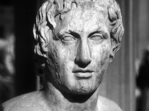 The Real Appearance of Alexander the Great: Insights from Ancient Descriptions and Artifacts