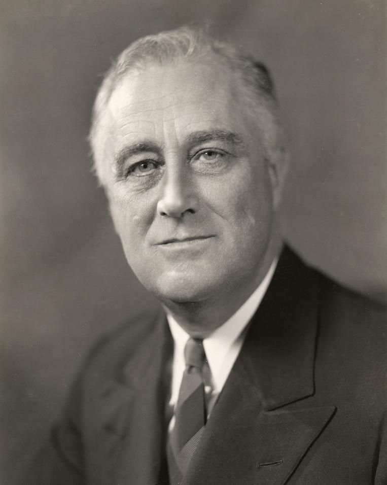The roots of their connection start with a shared cultural background. Both hailed from elite families steeped in history and tradition. Churchill, with the formal name Spencer-Churchill, came from a powerful British aristocratic lineage. Think centuries of ruling men and landowners, serving an empire.