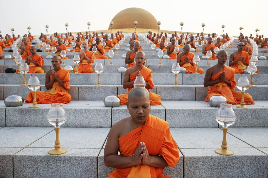 Siddhartha Gautama wasn't a vegetarian, how did vegetarians become such an important part of Buddhism?