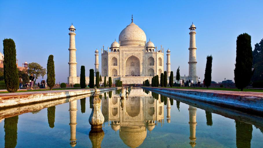 Imagine making a fortune without ever spending a dime on gold bullion. That was the British experience in India after their victory in the 1750s Bengal invasion. India offered an abundant supply of cash crops like cotton and indigo, grown cheaply under British control. This lucrative extraction came without the costly gold payments Britain was previously forced to make for goods.