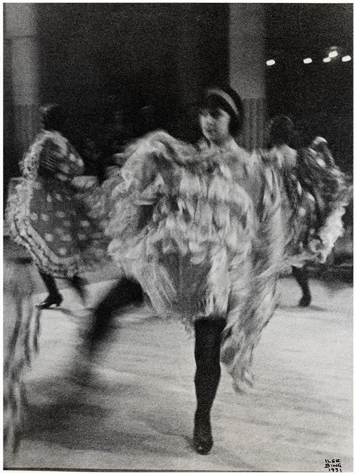 The venues evolved from small suburban guinguettes to luxury dance halls like Bal Mabille. These places served as both entertainment sites and social hubs, influencing the dancers’ careers economically and socially. Despite challenges, cancan dancers gained celebrity status, with notable figures like Elise Sergent (Reine Pomaré) and Élisabeth-Céleste Vénard (Céleste Mogador) achieving fame.