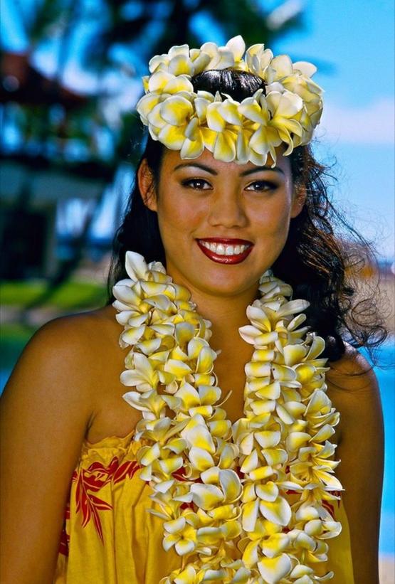 The general scholarly consensus holds that Hawai’i was settled from Hiva, present-day Marquesas Islands, supported by linguistic links. Some theories consider the Cook Islands or Tahiti as alternate origins but Marquesas remains the favored source.