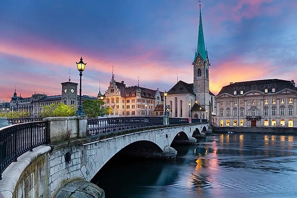 Let’s dive into how Switzerland defies the typical landlocked-country woes and zoom into the surprising facts behind its financial prowess.