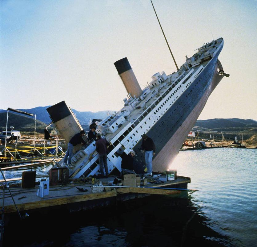 Some people jumped from the sinking Titanic instead of trying to stay dry because they believed it increased their chance of survival, they feared the ship dragging them underwater, or they preferred a quicker death over prolonged suffering.These decisions varied by individual circumstances and were shaped by limited knowledge of hypothermia and the unfolding situation in the final minutes before the ship sank.