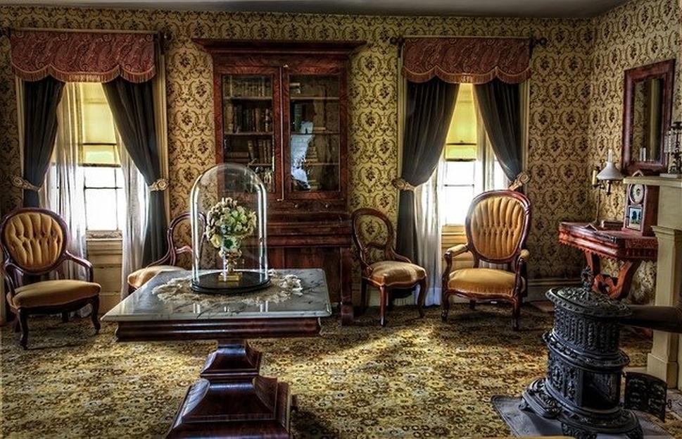 Life for middle-class New Yorkers in the late 19th century varied widely depending on factors like ethnicity, neighborhood, and economic opportunities, but many shared common experiences linked to work, housing, dining, and leisure activities.