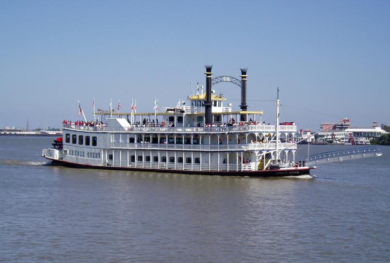 Several elements combined to make Steamboat Willie a pioneering success in 1928. The timing coincided with audience fascination for sound in film. Disney’s new character filled a market gap with a charismatic presence. The technical achievement of proper sound synchronization set the cartoon apart from earlier attempts in the industry.